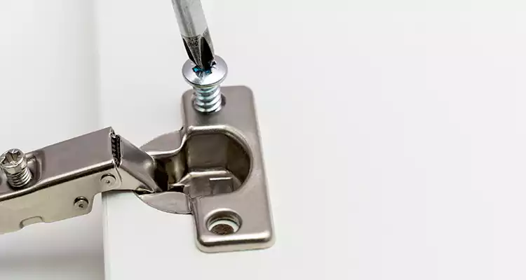 Screen Door Hinge Repair in Punta Gorda, FL